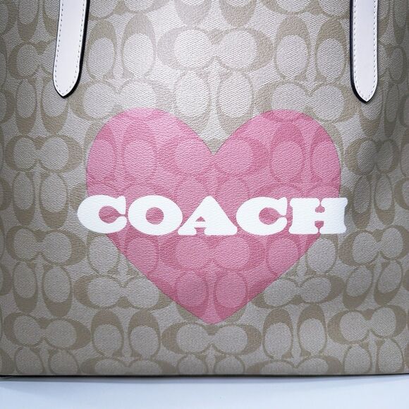 Coach CP052 City Tote In Signature Canvas With Heart Print Khaki NWT Org $398 - Picture 5 of 8